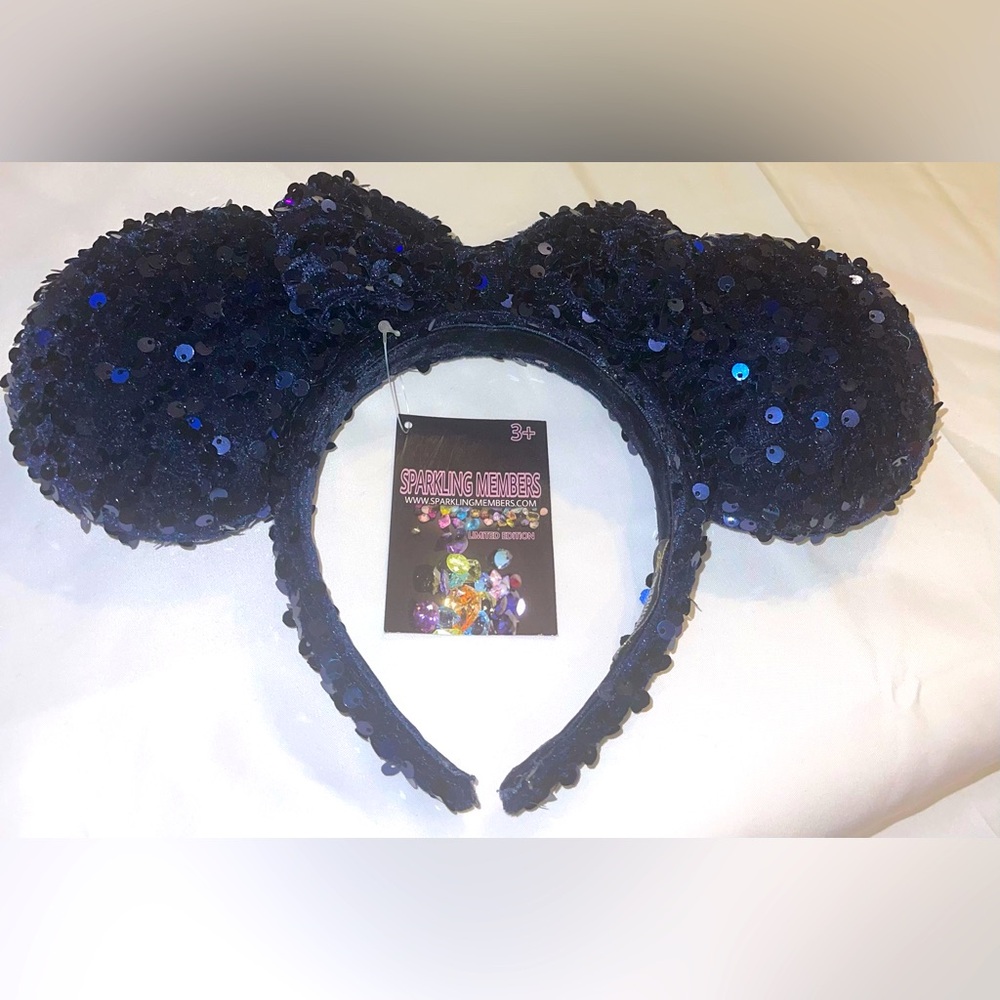 Minnie Mouse Navy Blue Ears NWT Sequins Velvet Sparkling members